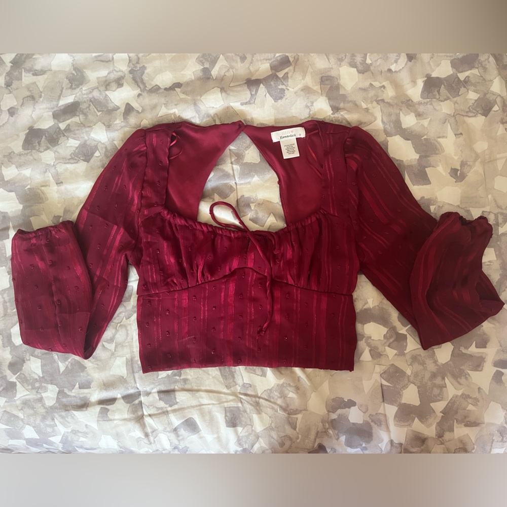 Burgundy long sleeve crop